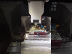 نموذج العدسة